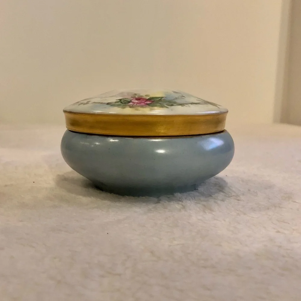 Porcelain Floral Patterned Hair Receiver EUC